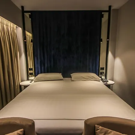 Atrium Love hôtel *